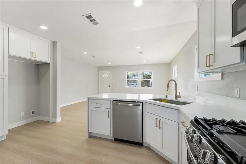 416 S Bedford
