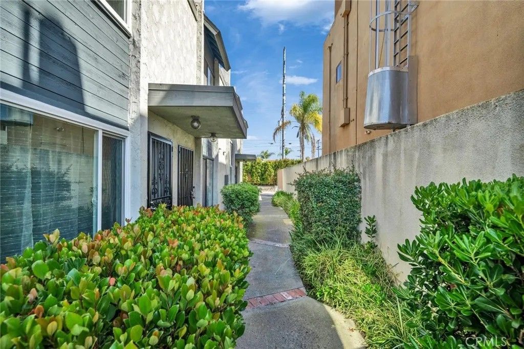 Photo of 5372 Clairemont Mesa Blvd, San Diego, CA 92117 (MLS # TR26091039)