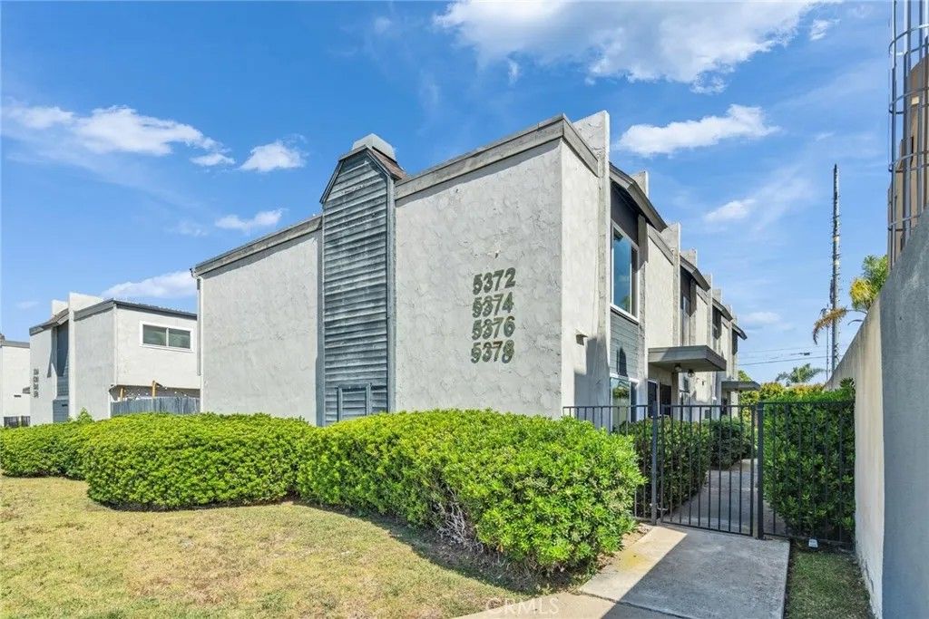 Photo of 5372 Clairemont Mesa Blvd, San Diego, CA 92117 (MLS # TR26091039)