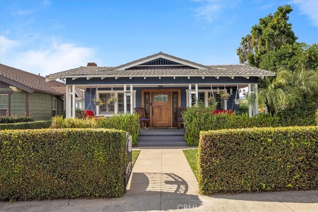 Photo of 457 N Glendora Avenue, Glendora, CA 91741 (MLS # CV26027097)