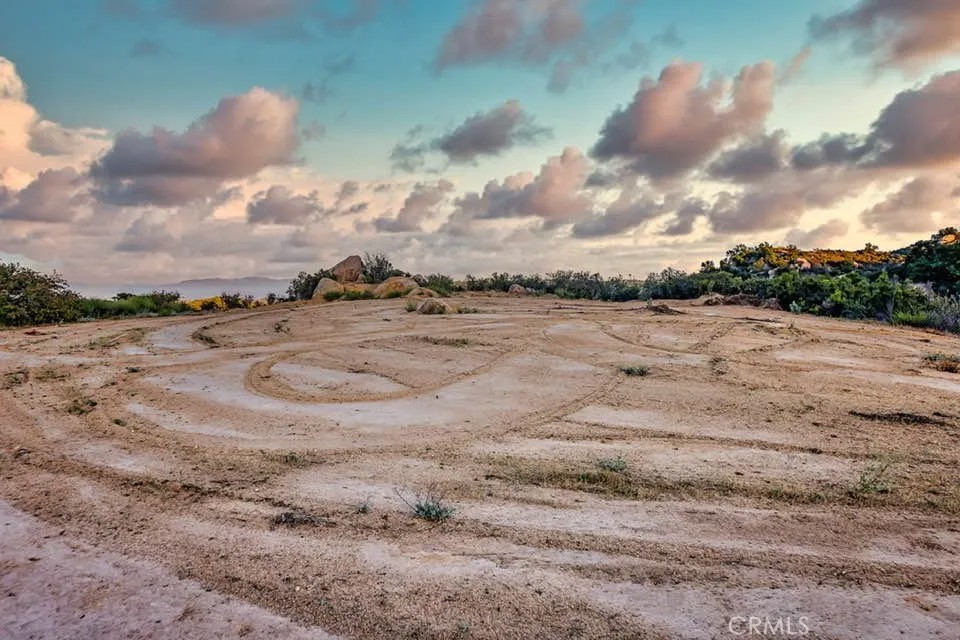 42050 Avenida Escala