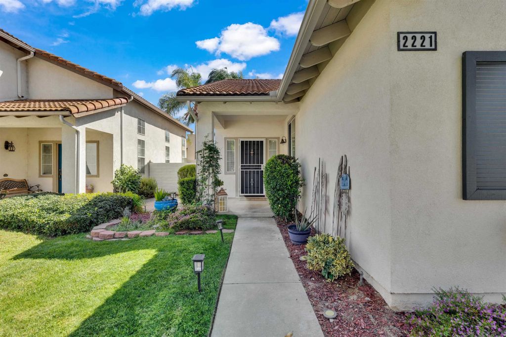 Photo of 2221 Orange Grove Pl, Escondido, CA 92027 (MLS # 260007249)