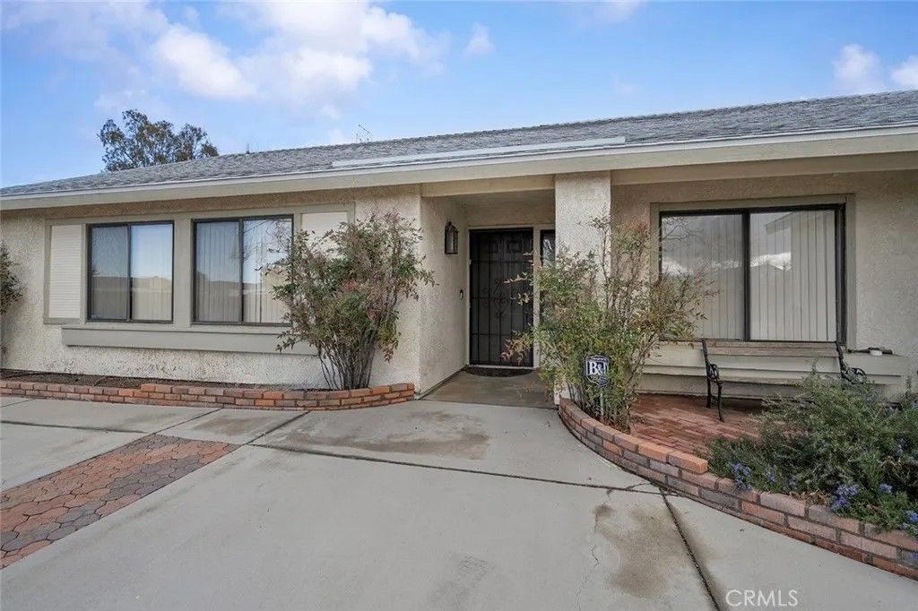 Photo of 10217 Mount Shasta Dr, Hesperia, CA 92345 (MLS # IG26034155)