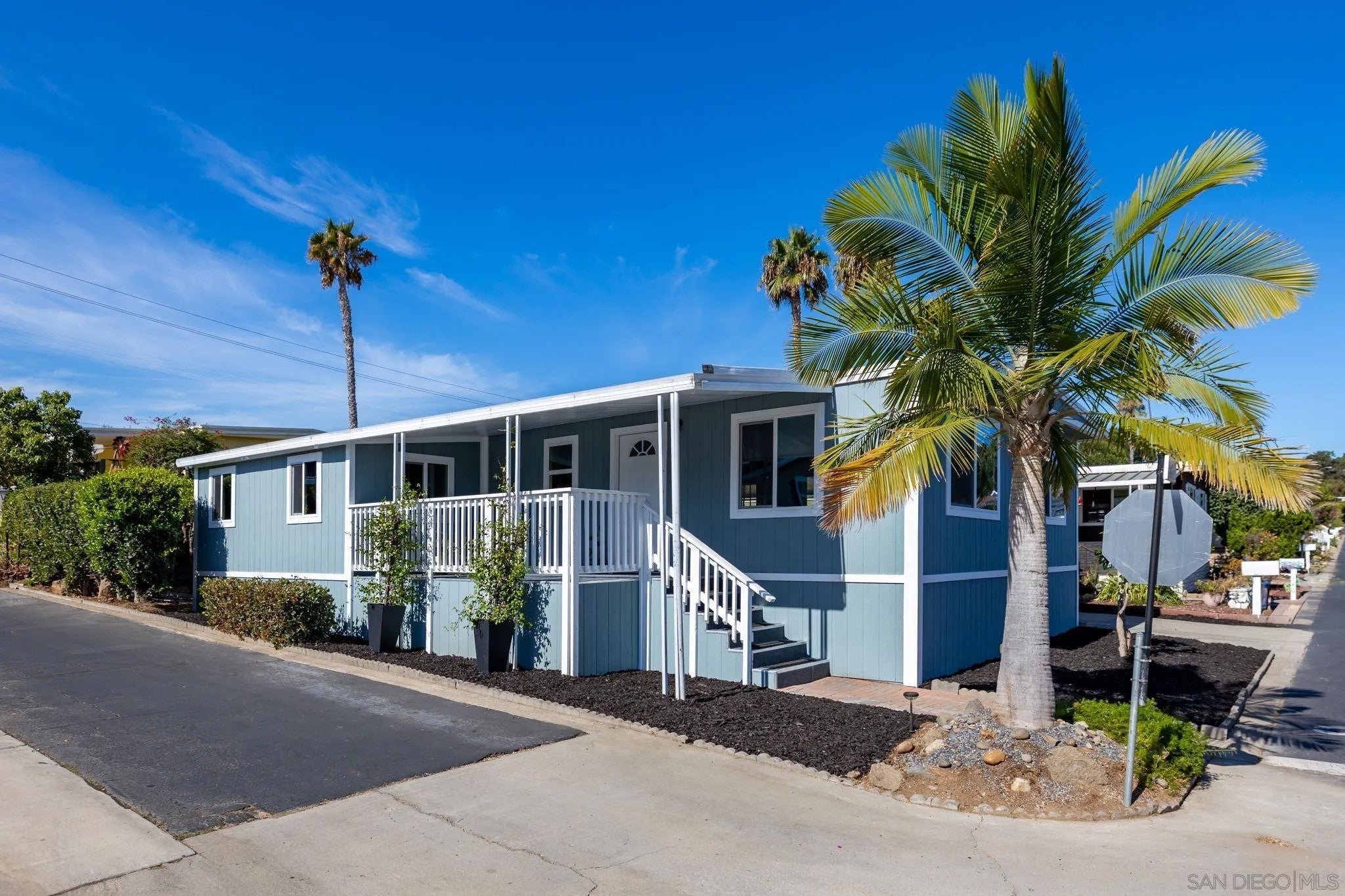 1145 E Barham Dr SPC 145