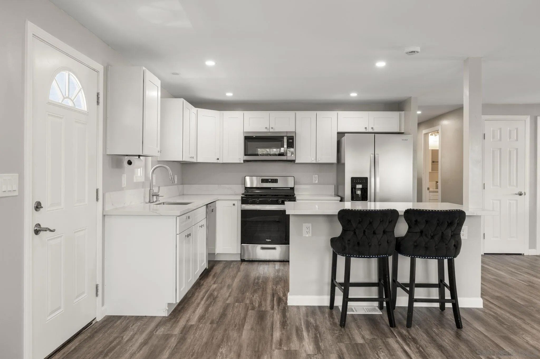 1145 E Barham Dr SPC 145
