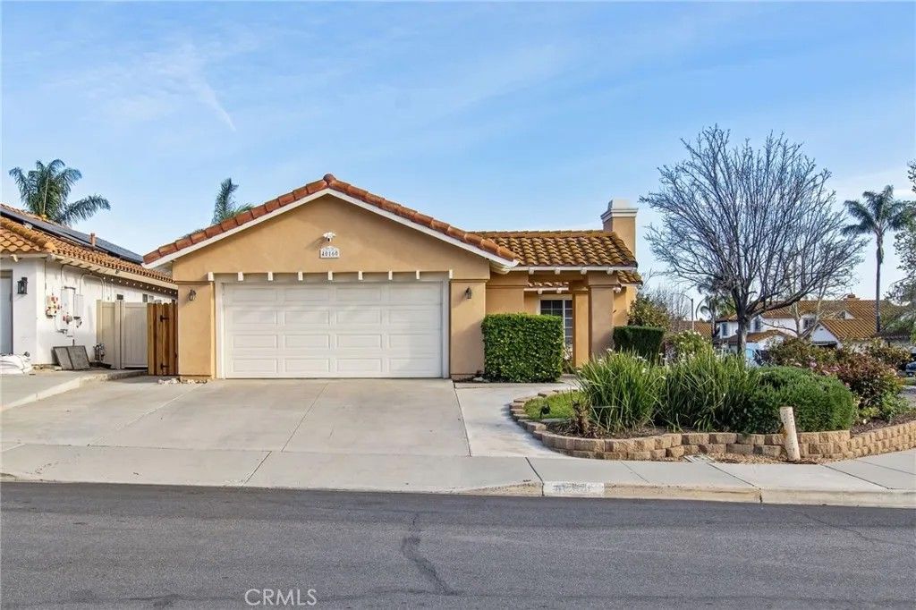 Photo of 40160 Calle Yorba Vis, Murrieta, CA 92562 (MLS # SW26059204)