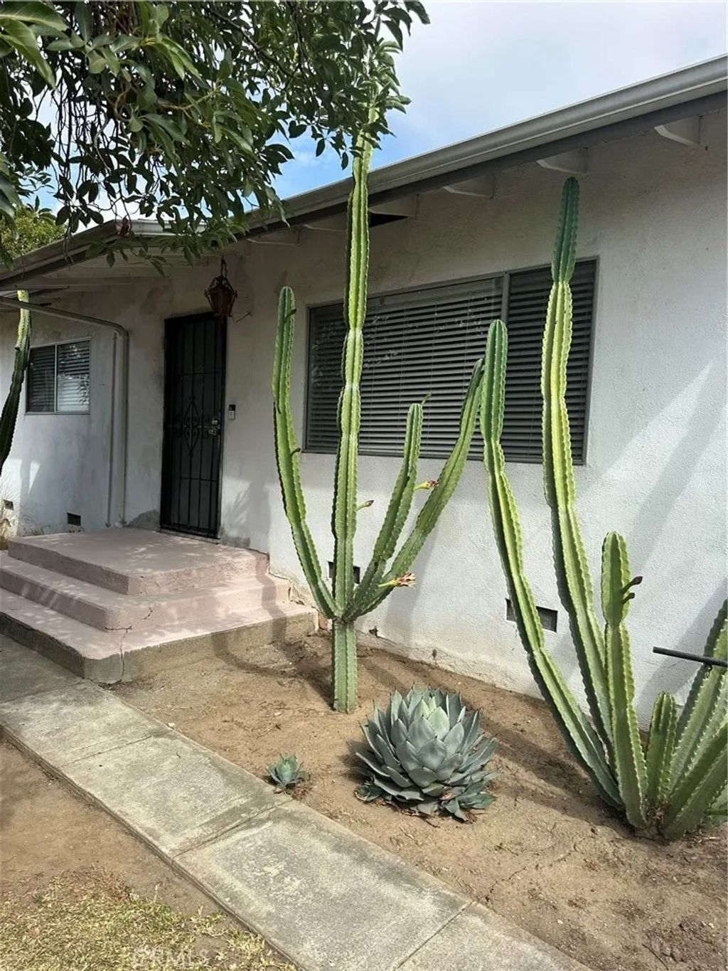 Photo of 803 E Newmark Avenue, Monterey Park, CA 91755 (MLS # AR26001437)