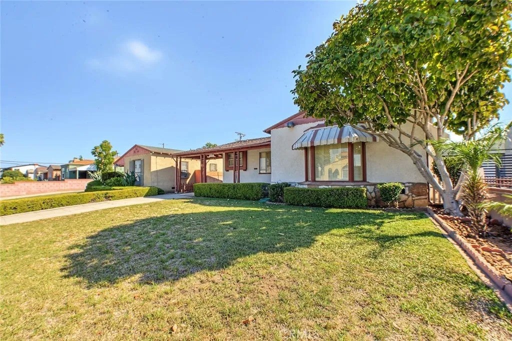 1438 W 94th Street