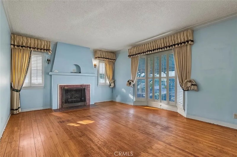 1438 W 94th Street