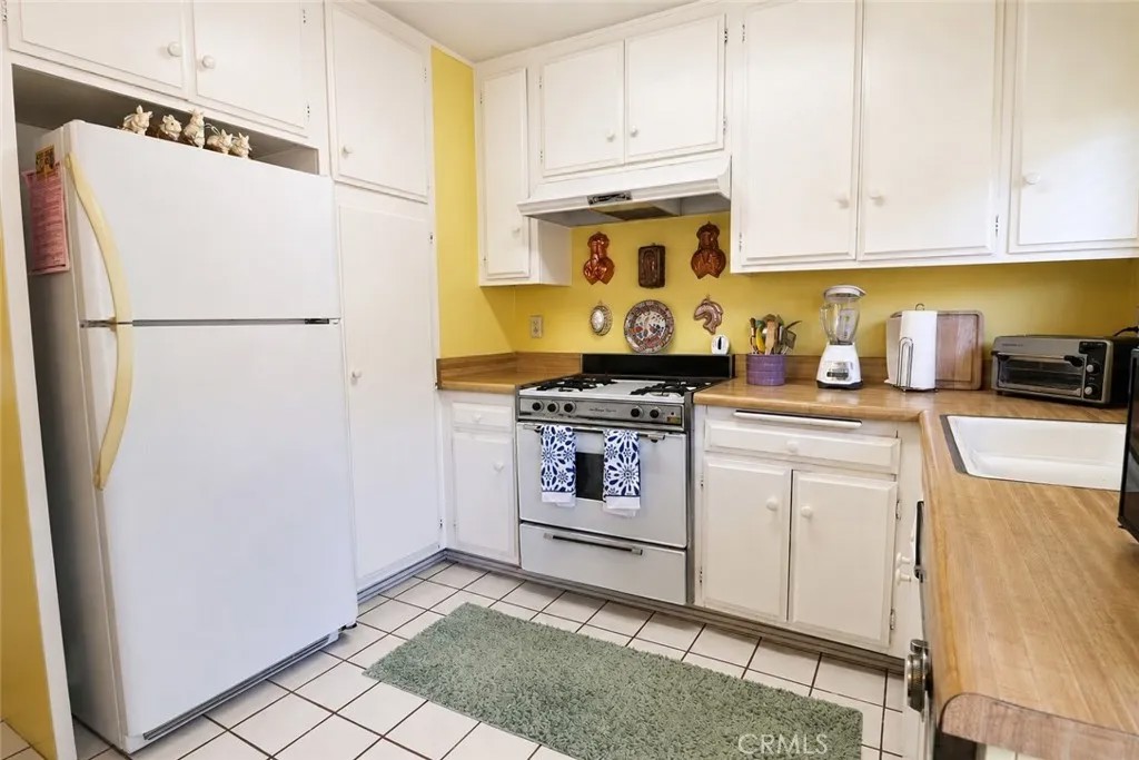 660 S Glassell 100