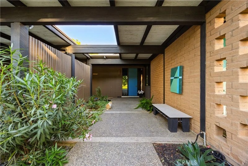 400 Roberts Road