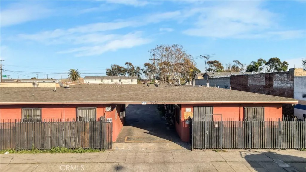 10108 S Figueroa