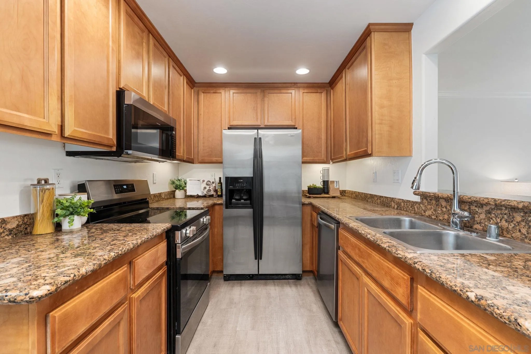 3993 Jewell C2