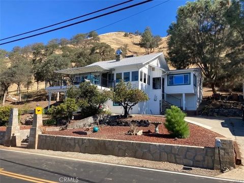 Photo of 12605 Lakeshore Drive, Clearlake, CA 95422 (MLS # LC26011355)
