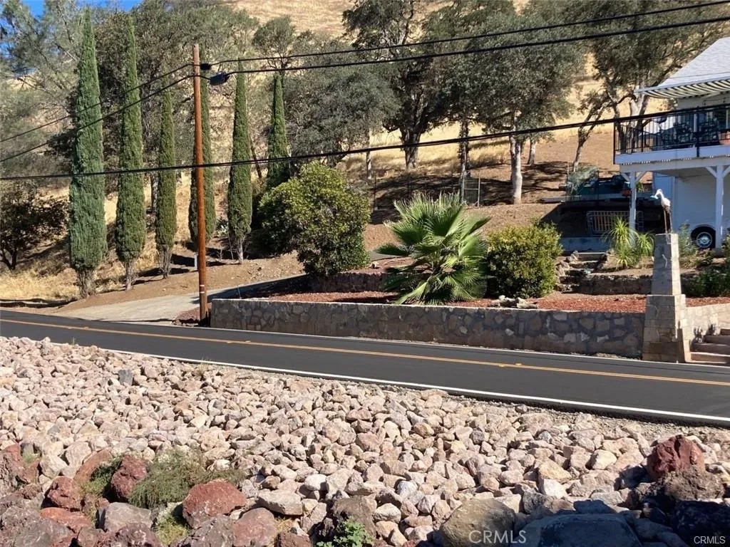 12605 Lakeshore Drive