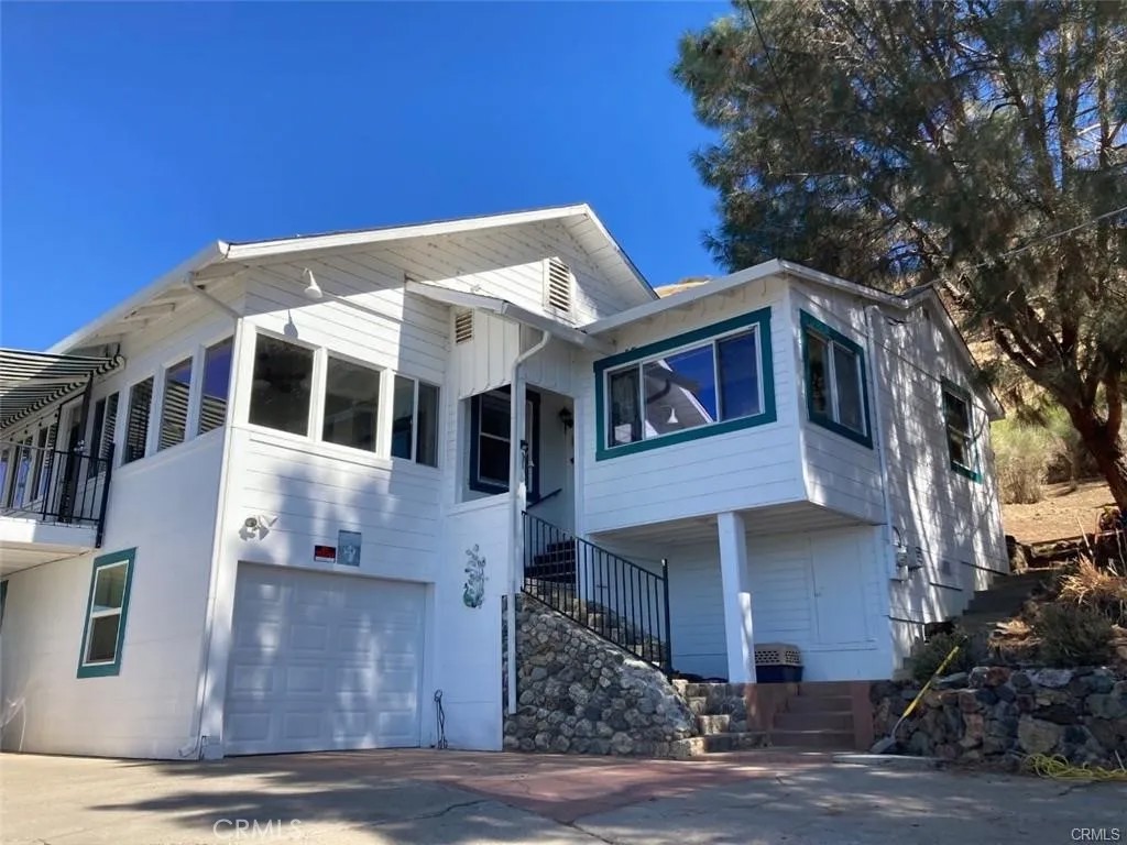 12605 Lakeshore Drive