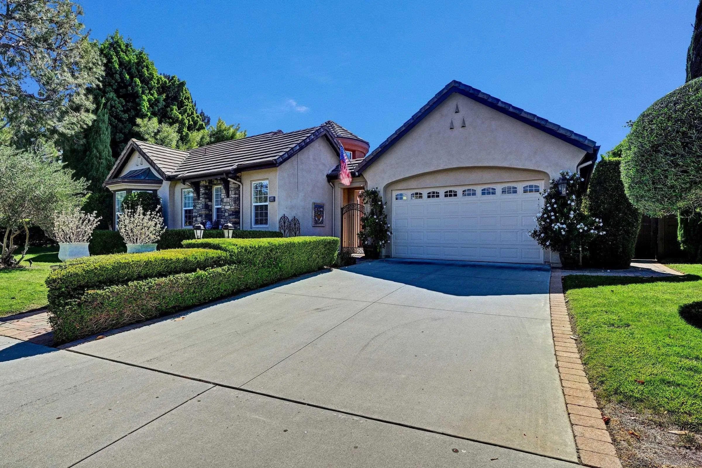 18343 Saint Etienne Lane