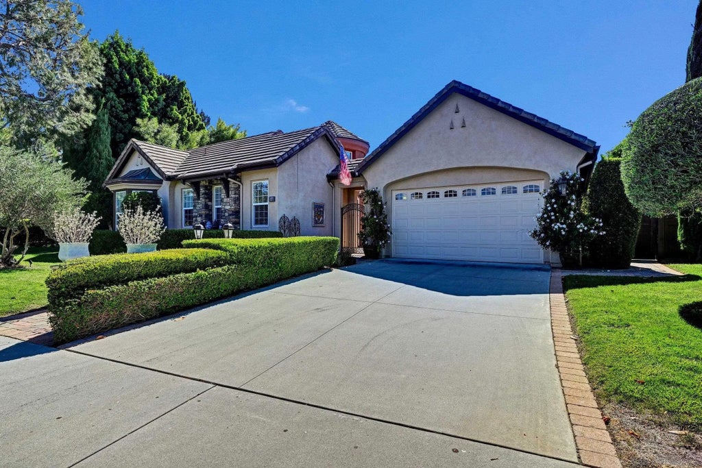 Photo of 18343 Saint Etienne Lane, San Diego, CA 92128 (MLS # 260025010)