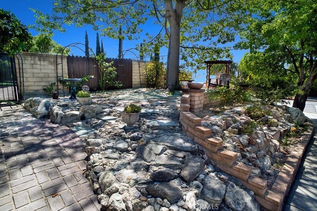 Photo of 13576 Polk Street, Sylmar, CA 91342 (MLS # SR26073051)