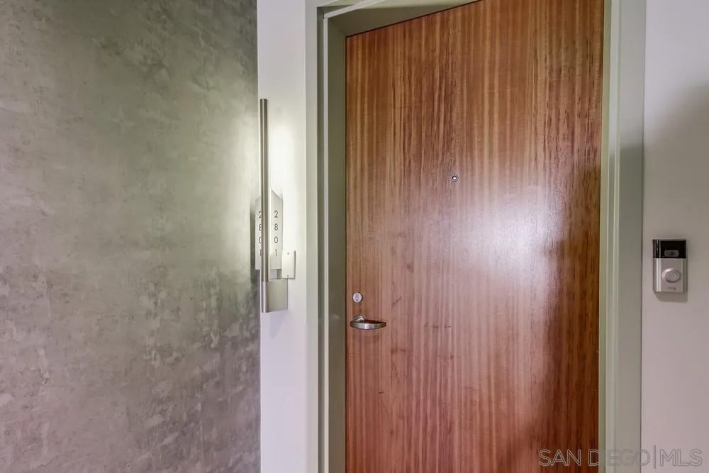 800 The Mark Ln 2801