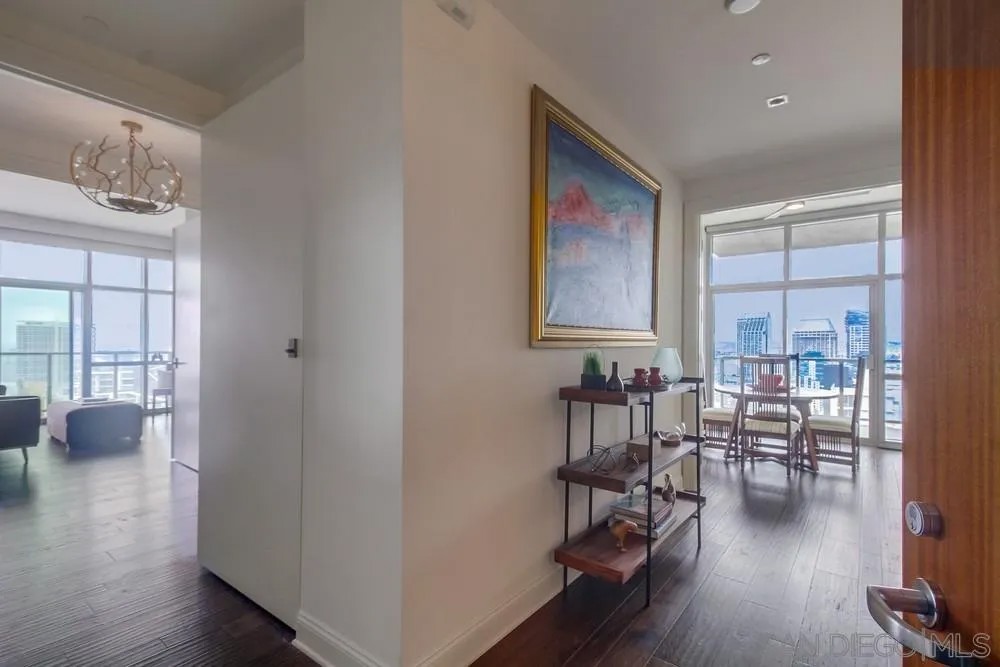 800 The Mark Ln 2801