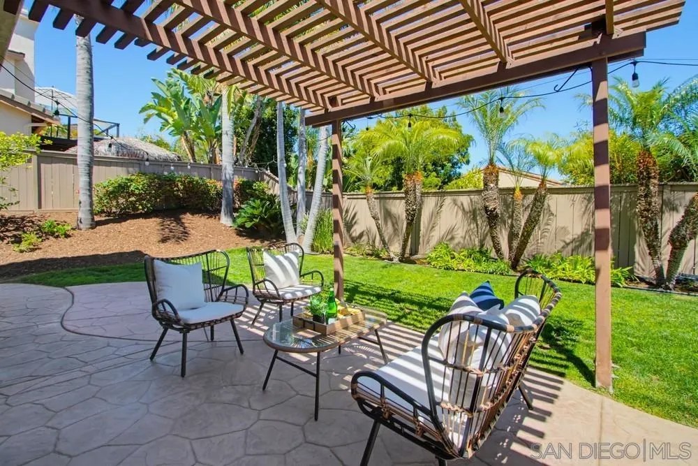 6084 Paseo Monona