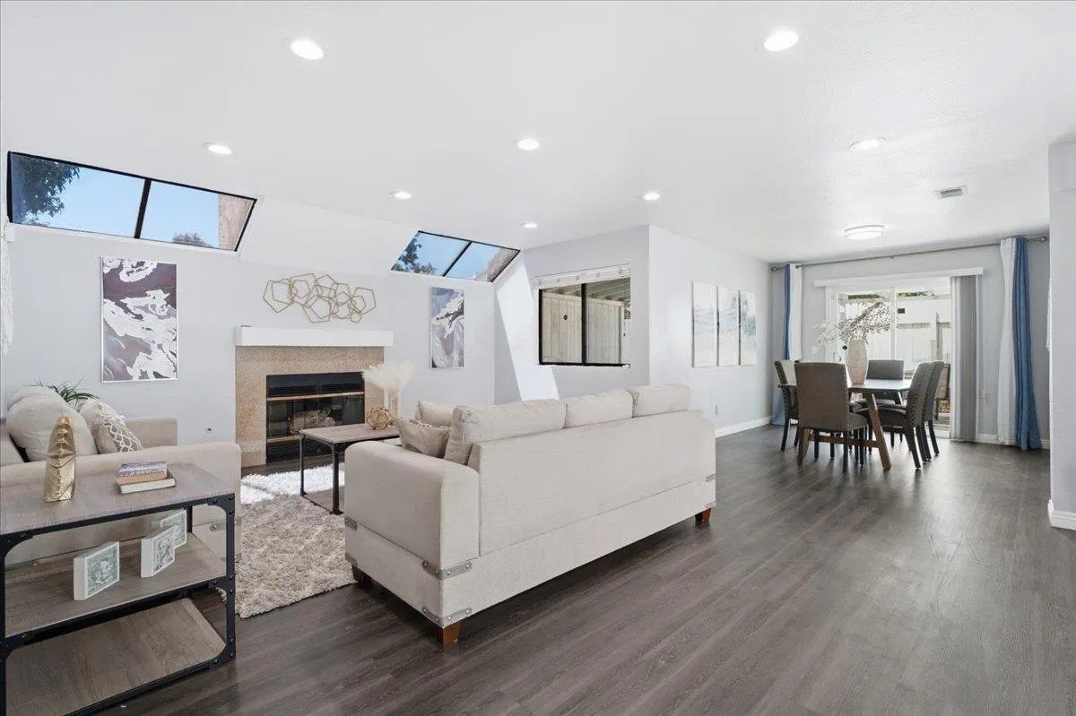 2174 Villa Sonoma Gln