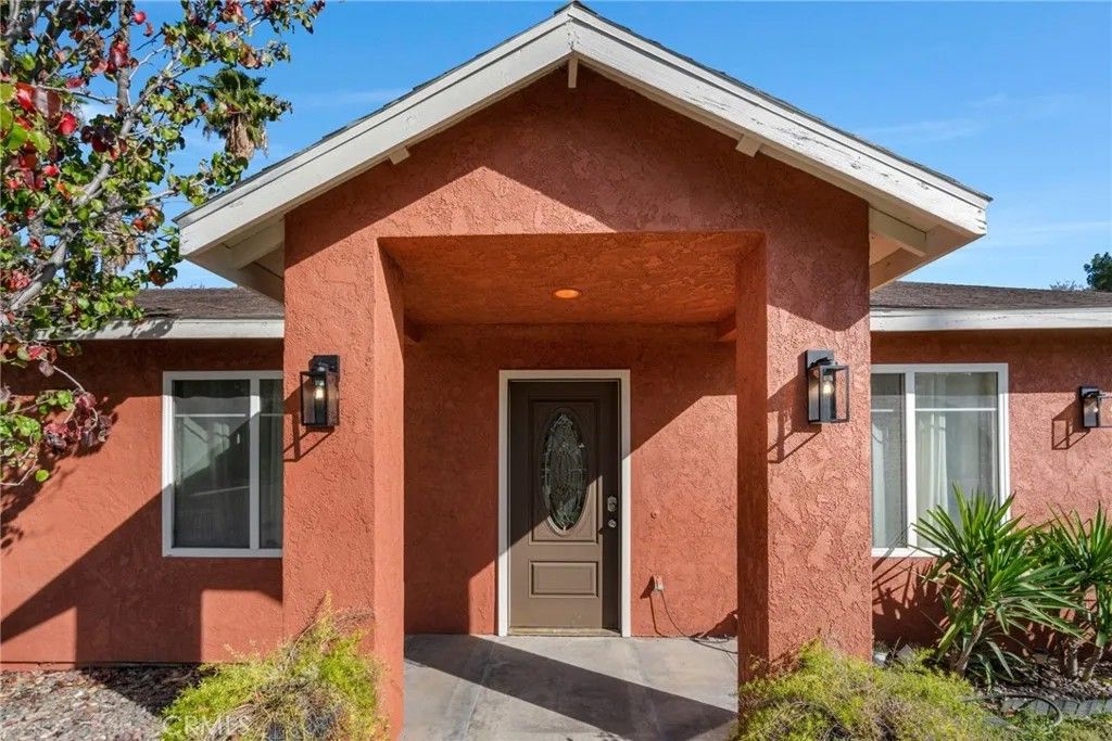 Photo of 2057 Down St, Riverside, CA 92507 (MLS # RS26014032)