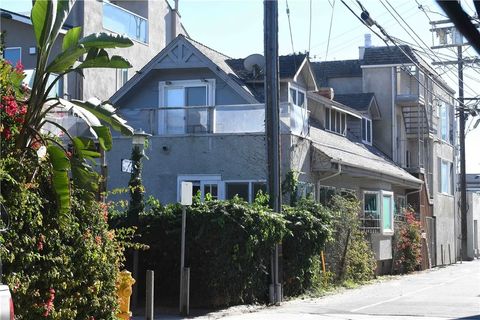 Photo of 10 30th Avenue, Venice, CA 90291 (MLS # PV25275955)