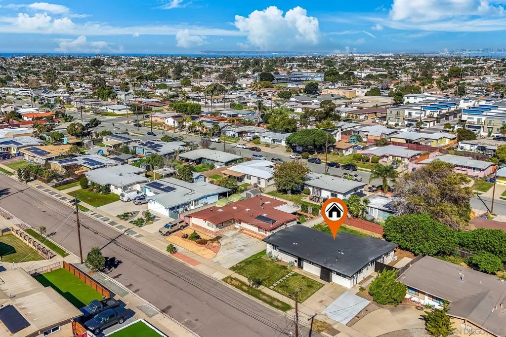 Photo of 1128 Hemlock Ave, Imperial Beach, CA 91932 (MLS # 260003465)