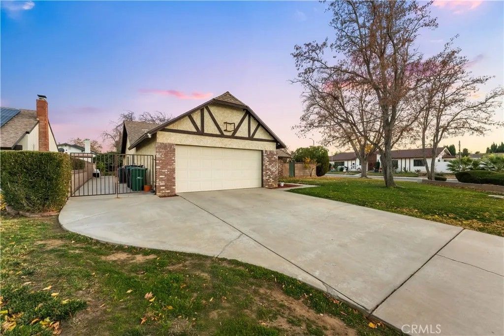 Photo of 42902 Sachs Dr, Lancaster, CA 93536 (MLS # SR25278022)