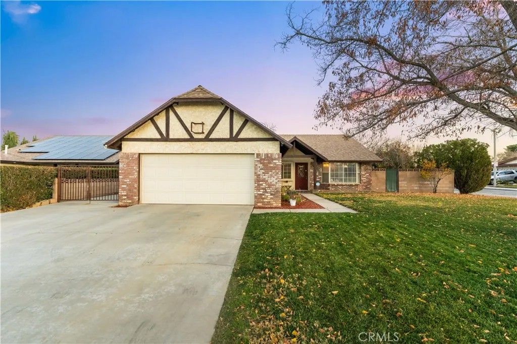 Photo of 42902 Sachs Dr, Lancaster, CA 93536 (MLS # SR25278022)