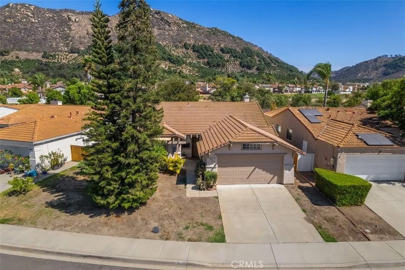 4933 Lake Shore Court