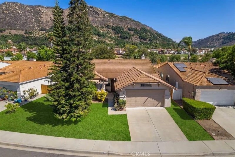 4933 Lake Shore Court