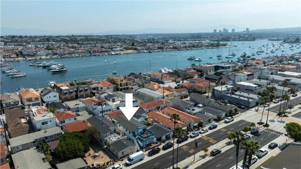 1324 W Balboa Boulevard