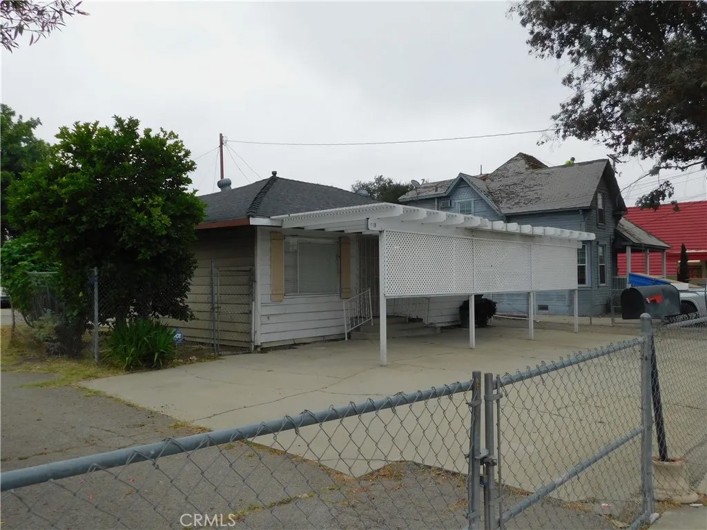 1119 E 4th Street