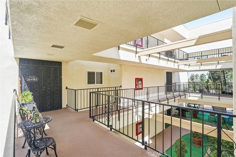 2355 Via Mariposa West 2C
