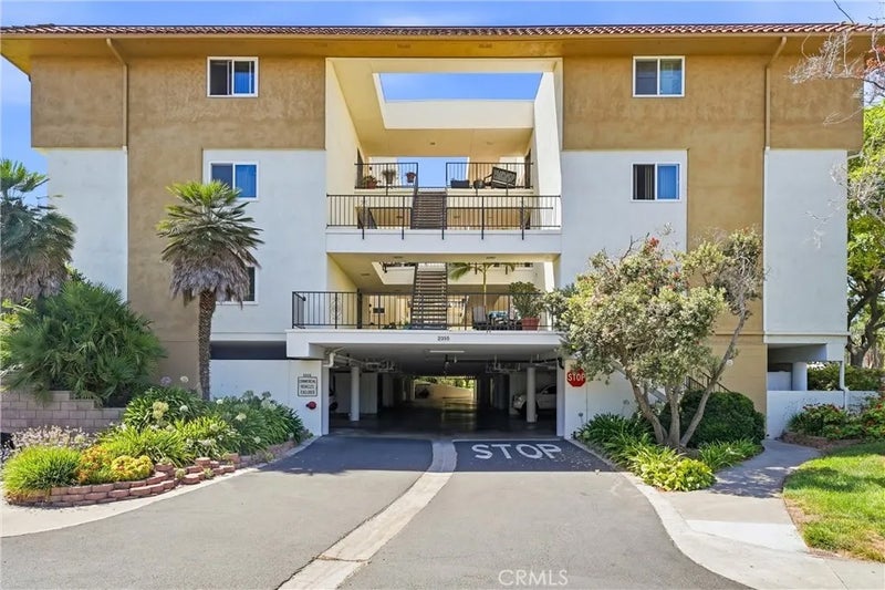 2355 Via Mariposa West 2C