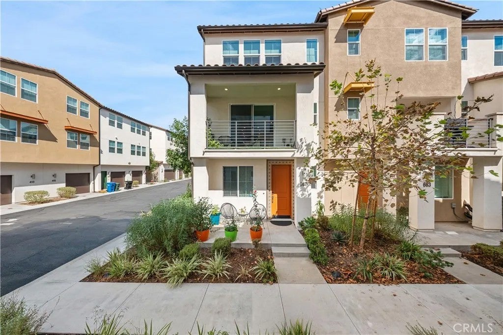 Photo of 667 Lemon Lane, Covina, CA 91723 (MLS # CV26190303)