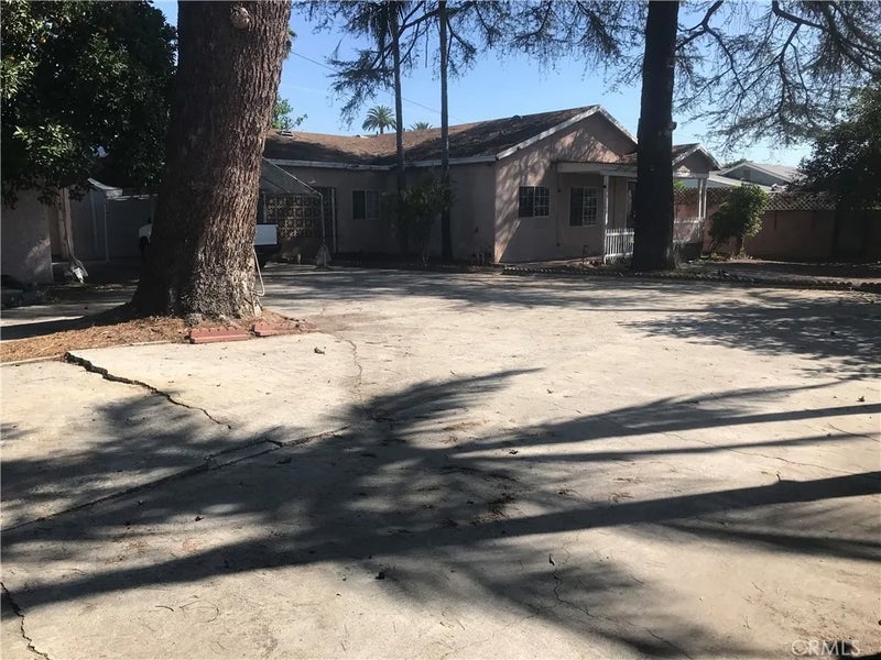 1028 Walnut 1/2