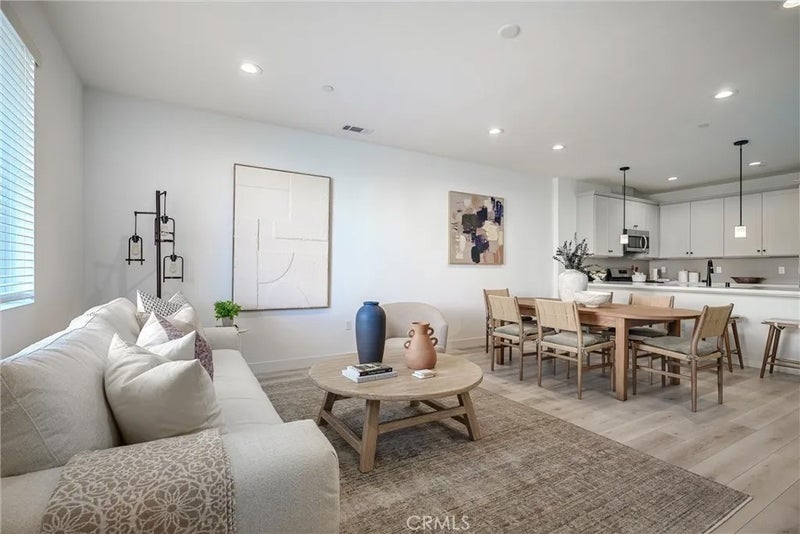 1037 Tiburon Way