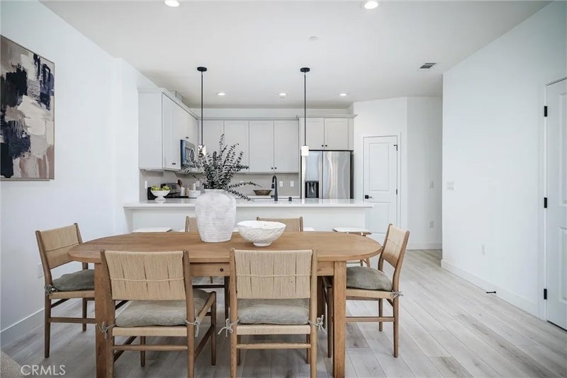 1037 Tiburon Way