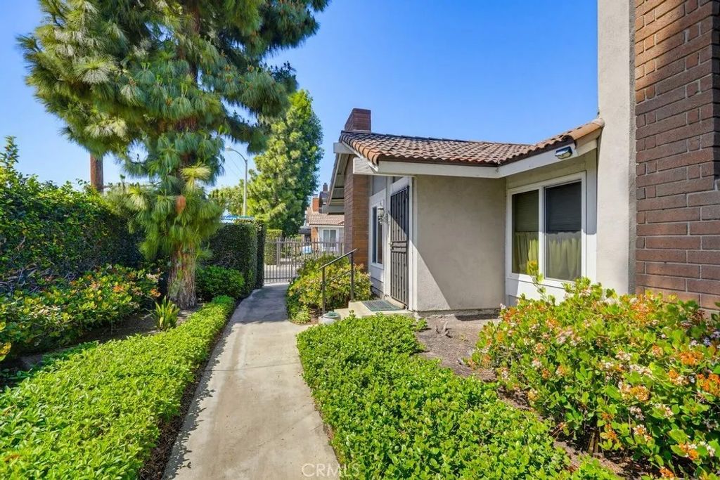 Photo of 5595 Tiffany Ave, Garden Grove, CA 92845 (MLS # PW26062269)