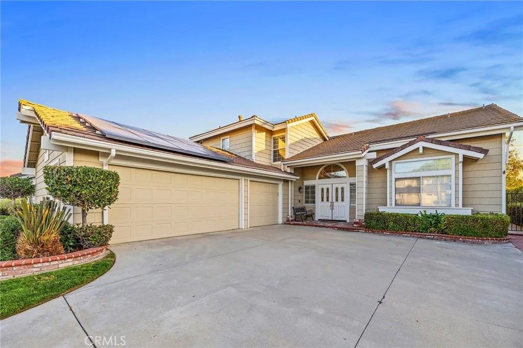 Photo of 31049 Corte Arroyo Vis, Temecula, CA 92592 (MLS # SW26003185)