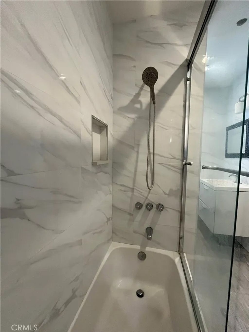 Photo of 430 Lincoln Avenue, Glendale, CA 91205 (MLS # SR26064446)