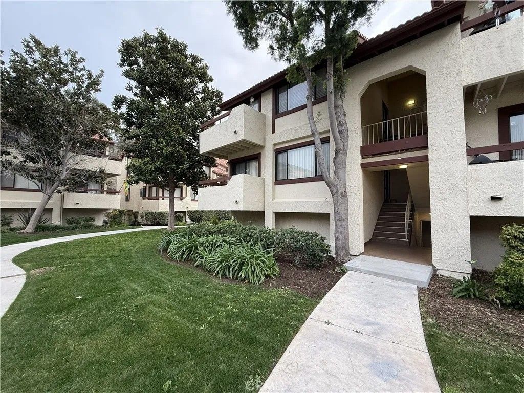 Photo of 27948 Tyler Ln, Canyon Country, CA 91387 (MLS # SR26031244)