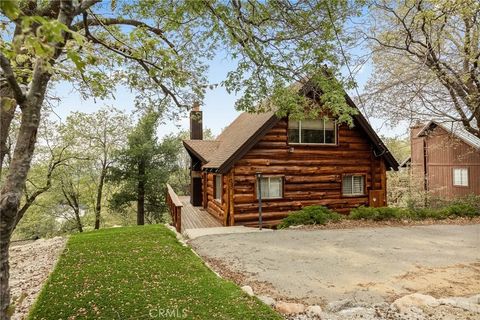 Photo of 1452 Golden Rule Ln, Lake Arrowhead, CA 92352 (MLS # IG26072655)