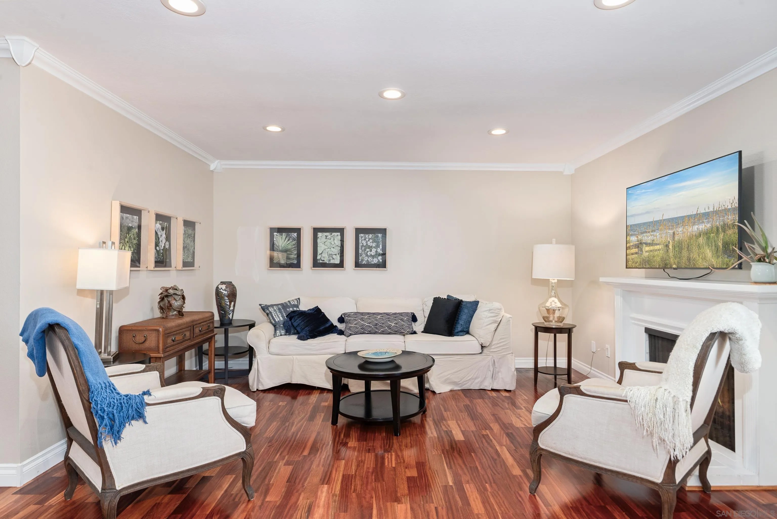 17525 Plaza Gitana