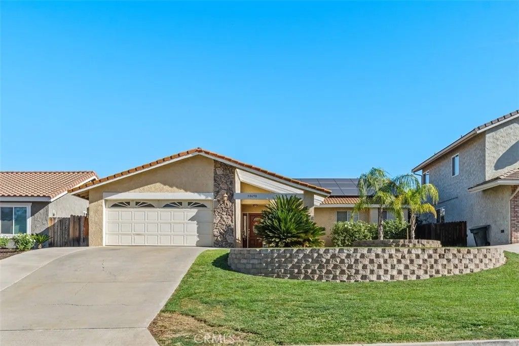 Photo of 30698 Long Point, Canyon Lake, CA 92587 (MLS # SW25276911)