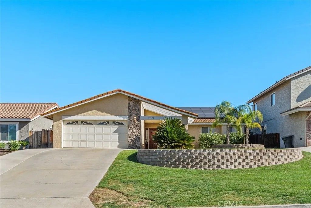 Photo of 30698 Long Point, Canyon Lake, CA 92587 (MLS # SW25276911)